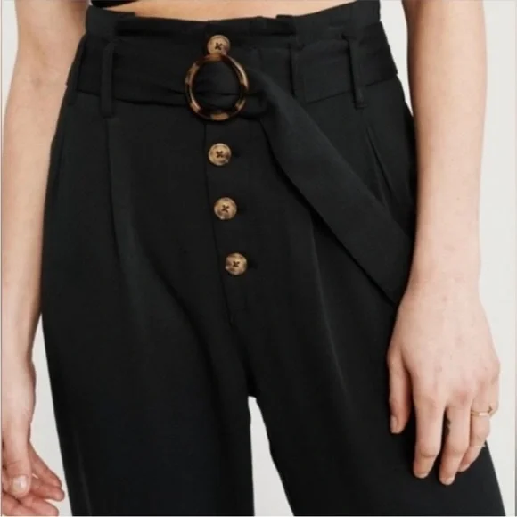 Abercrombie & Fitch High Waisted Button Up Belted Paper Bag Pants - Picture 4 of 9